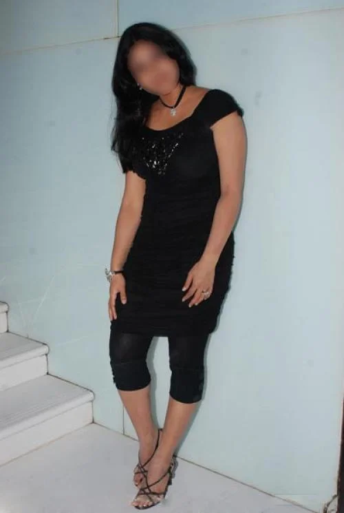 Call Girls Hazratganj